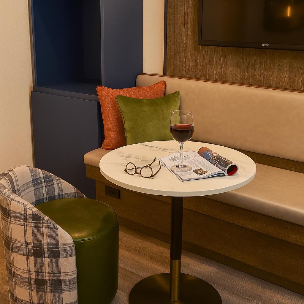 Hotel The Woodrose- Newly Renovated Willits