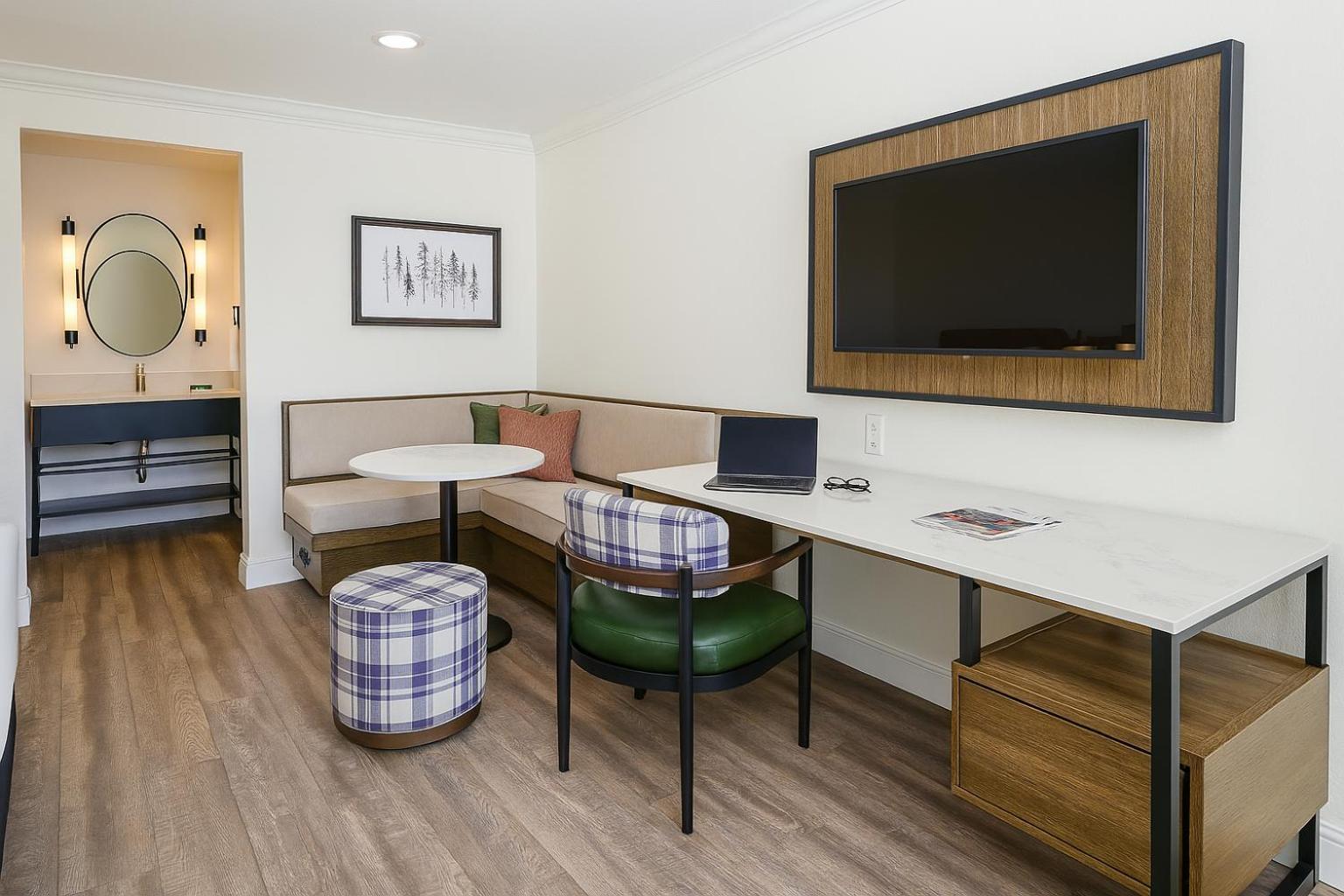 The Woodrose- Newly Renovated Hotel
