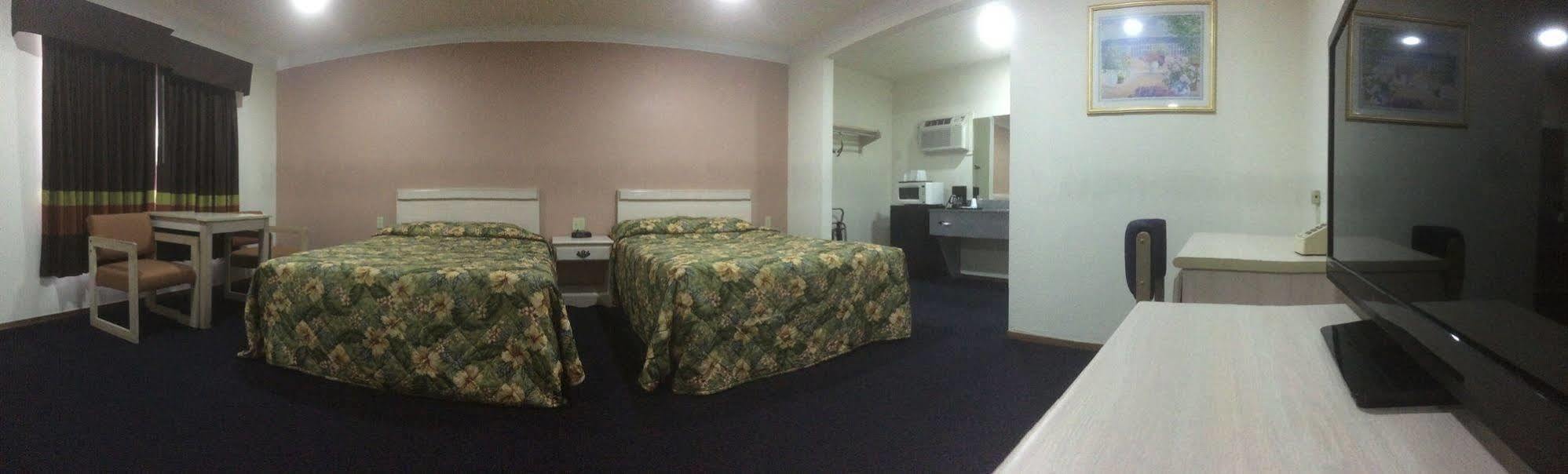 The Woodrose- Newly Renovated Willits